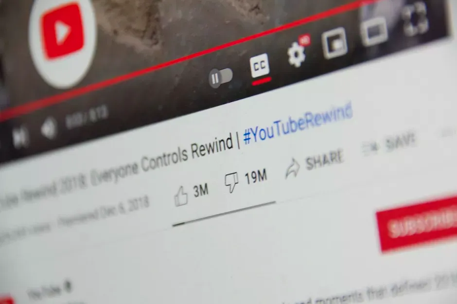 YouTube's painful removal of dislike counts to fight off TikTok; an analysis (P1)